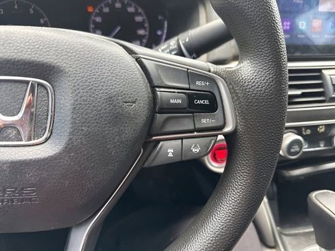 Used 2018 Honda Accord LX image 13