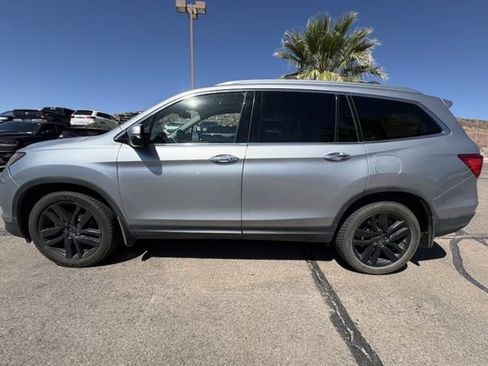 Used 2017 Honda Pilot Touring image 2