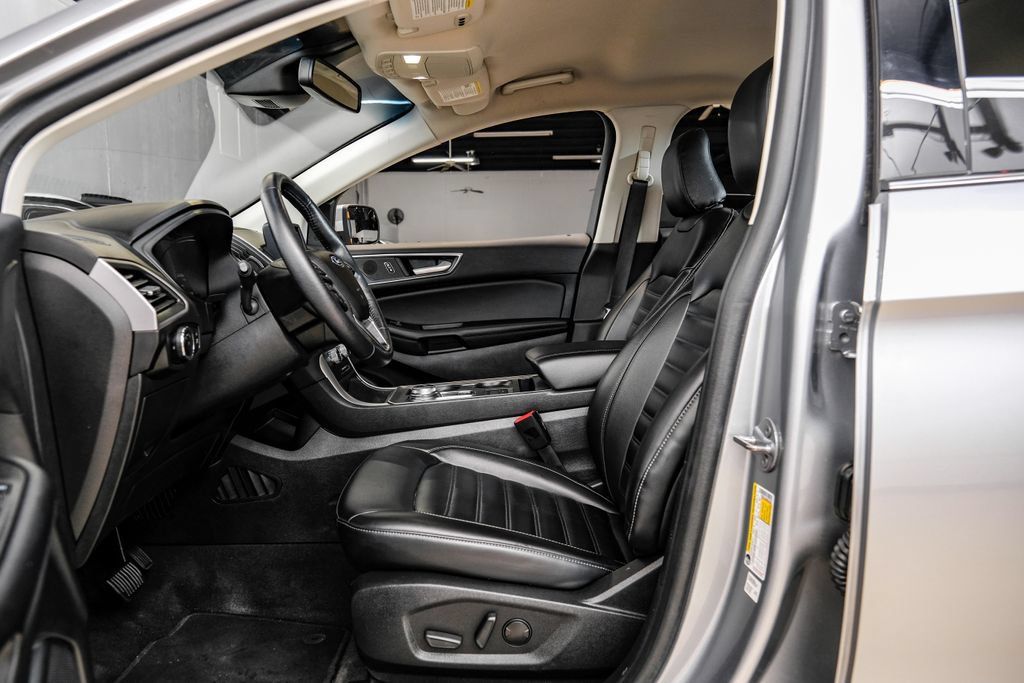 Used 2024 Ford Edge SEL w/ Convenience Package AWD/4WD image 4