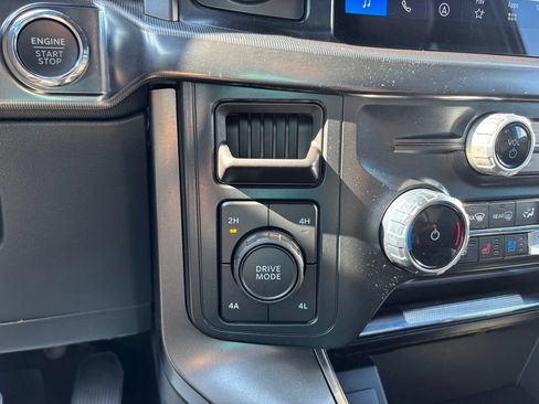 Used 2025 Ford F150 Lariat AWD/4WD image 33