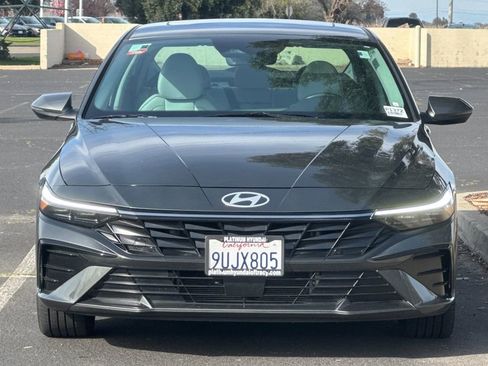 Used 2025 Hyundai Elantra Limited image 6