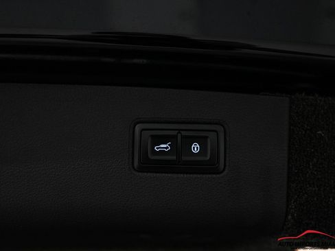 Used 2018 Bentley Bentayga image 72