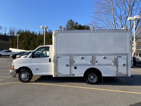 Used 2021 Chevrolet Express 3500 w/ Power Convenience Package image 2
