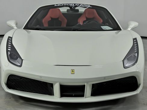 Used 2018 Ferrari 488 Spider image 5