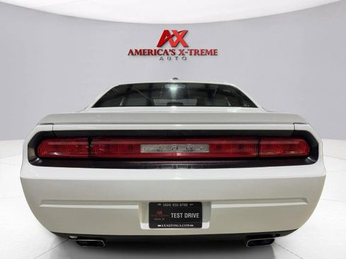 Used 2012 Dodge Challenger SXT Plus image 5