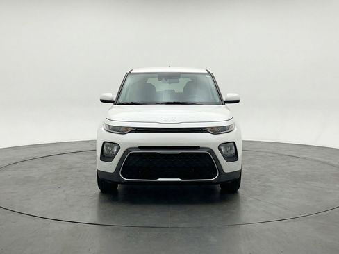 Used 2025 Kia Soul LX w/ LX Technology Package FWD image 2