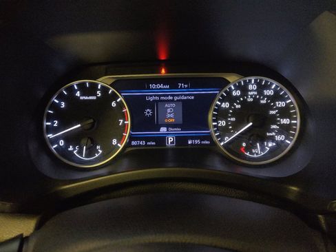 Used 2020 Nissan Sentra SR w/ Premium Package FWD image 23