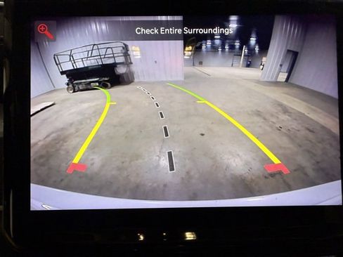 Used 2023 Jeep Grand Cherokee Limited image 17