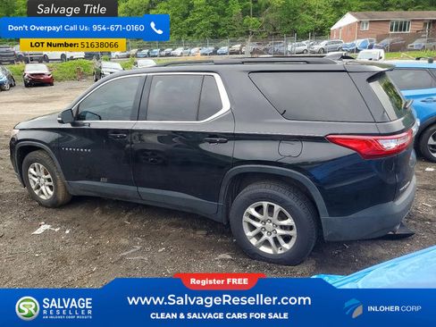 Used 2021 Chevrolet Traverse LT FWD image 3