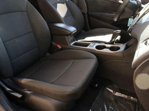 Used 2018 Chevrolet Cruze LS FWD image 22