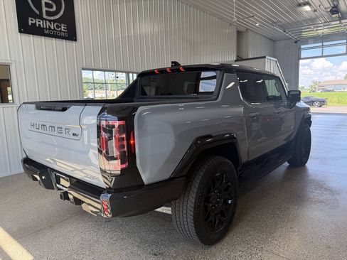 Used 2025 GMC Hummer EV 2X AWD/4WD image 8