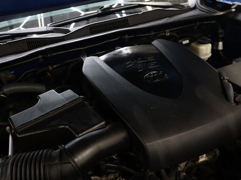 Used 2017 Toyota Tacoma TRD Sport image 23