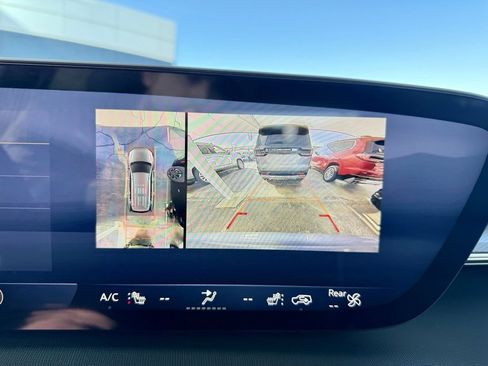 Used 2025 Buick Enclave Sport Touring image 14