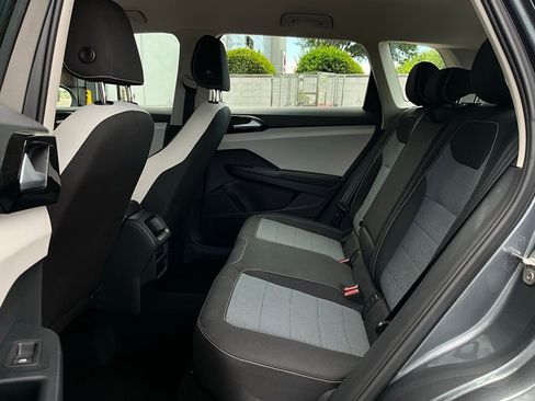 Used 2025 Volkswagen Taos S image 11