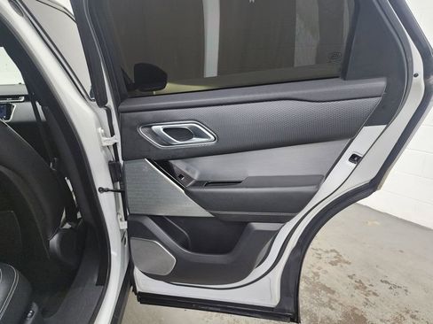 Used 2019 Land Rover Range Rover Velar R-Dynamic SE image 35