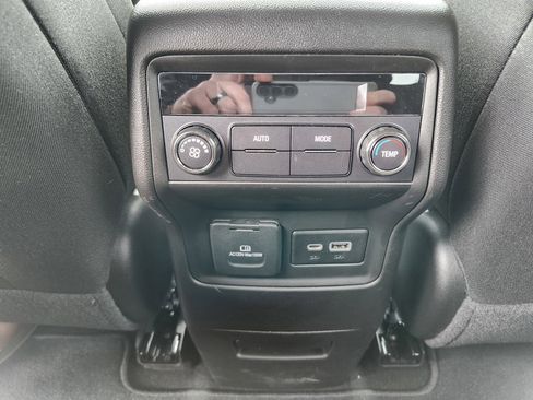 Used 2023 GMC Acadia SLE w/ Driver Convenience Package image 14