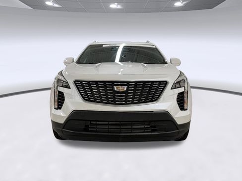 Used 2022 Cadillac XT4 Luxury w/ Cold Weather Package FWD image 6