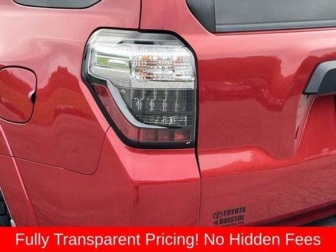 Used 2018 Toyota 4Runner TRD Off-Road AWD/4WD image 5