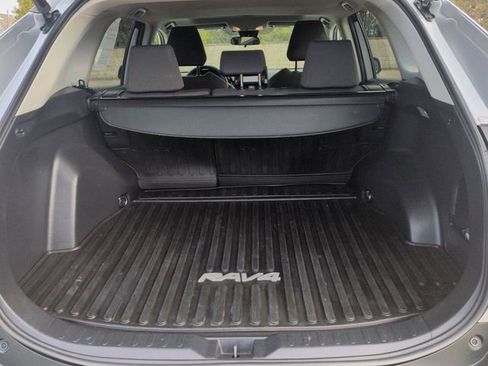 Certified 2019 Toyota RAV4 XLE w/ Convenience Package image 29