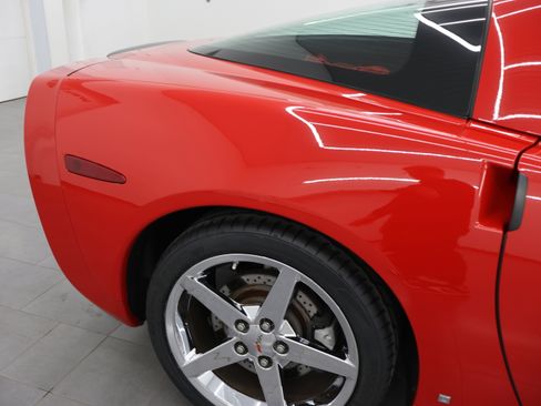 Used 2007 Chevrolet Corvette Coupe w/ Preferred Equipment Group RWD image 20