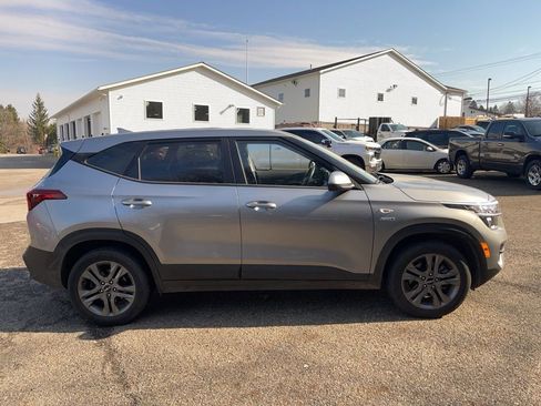 Used 2023 Kia Seltos LX image 1