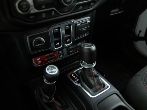 Used 2021 Jeep Wrangler Rubicon AWD/4WD image 28