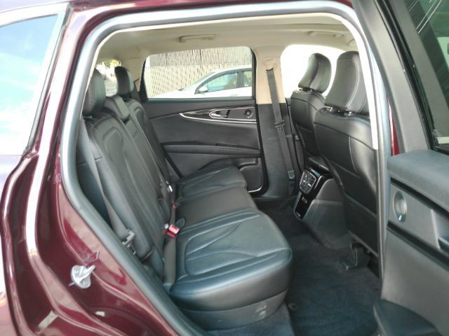 Used 2021 Lincoln Nautilus Reserve AWD/4WD image 28