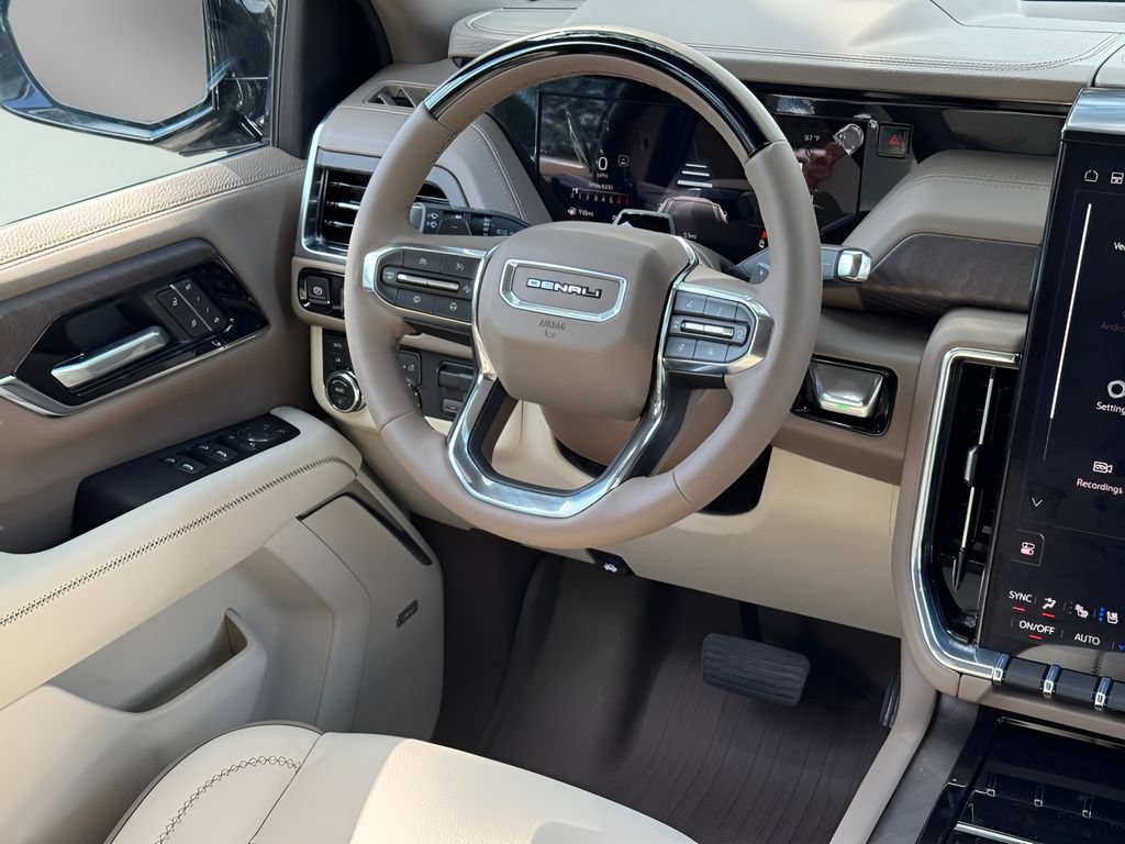 New 2026 GMC Yukon Denali w/ Denali Reserve Package AWD/4WD image 18