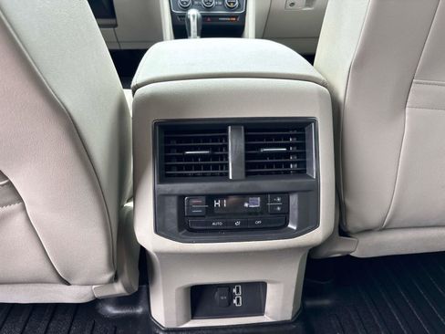 Used 2019 Volkswagen Atlas SE w/ Towing Package image 13