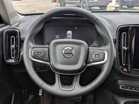 Used 2025 Volvo XC40 B5 Core w/ Protection Package Premier image 13