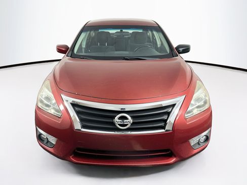 Used 2013 Nissan Altima 2.5 SV FWD image 2