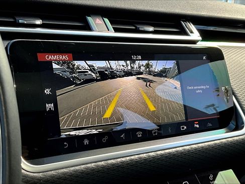 Used 2020 Land Rover Range Rover Velar R-Dynamic S image 21