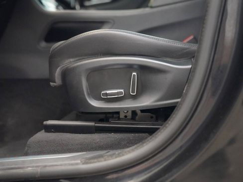 Used 2019 Jaguar F-PACE AWD/4WD image 29