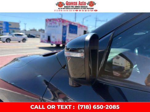 Used 2018 Nissan Pathfinder SL w/ Midnight Edition Package image 38