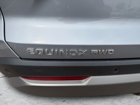 Used 2025 Chevrolet Equinox LT AWD/4WD image 14