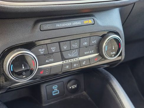 Used 2022 Ford Escape SE w/ SE Sport Appearance Package image 33