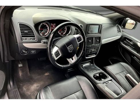 Used 2018 Dodge Grand Caravan GT FWD image 17
