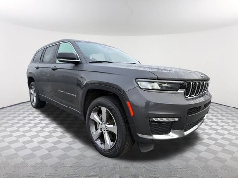 Used 2022 Jeep Grand Cherokee L Limited AWD/4WD image 3