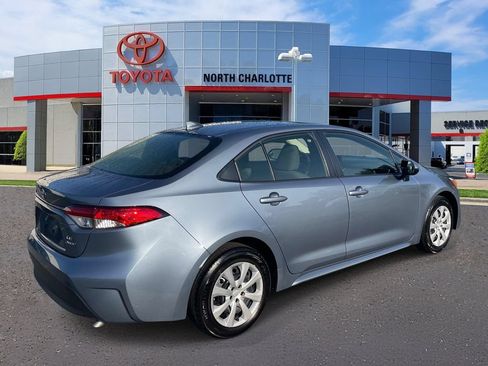 Used 2025 Toyota Corolla LE FWD image 8