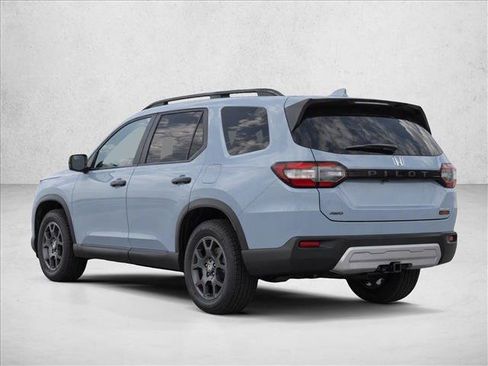 Used 2023 Honda Pilot TrailSport image 5