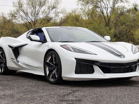 Used 2026 Chevrolet Corvette Z06 w/ Stealth Interior Trim Package RWD image 12
