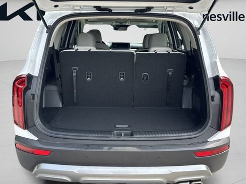 Used 2022 Kia Telluride S FWD image 11