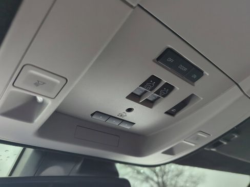 Used 2018 Chevrolet Silverado 2500 High Country w/ Duramax Plus Package image 21