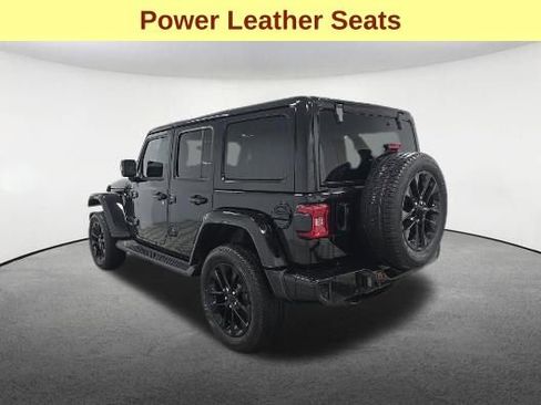 Used 2022 Jeep Wrangler Unlimited Sahara AWD/4WD image 8