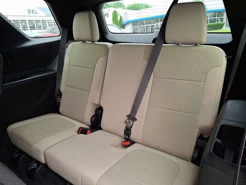 Certified 2023 Chevrolet Traverse LS FWD image 11