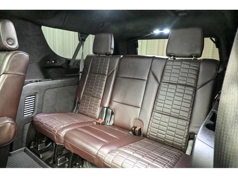 Used 2022 Cadillac Escalade ESV Premium Luxury Platinum image 27