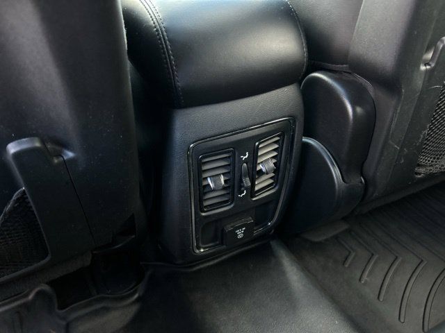 Used 2019 Jeep Grand Cherokee Altitude AWD/4WD image 21