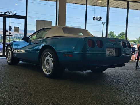 Used 1992 Chevrolet Corvette Convertible RWD image 3
