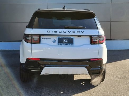 Used 2025 Land Rover Discovery Sport Dynamic SE image 4