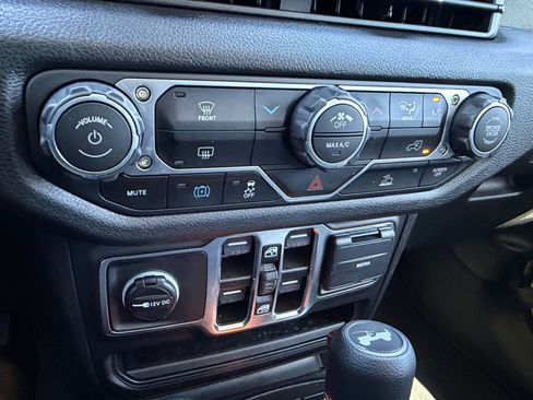 Used 2025 Jeep Wrangler Unlimited Sport S 4xe AWD/4WD image 19